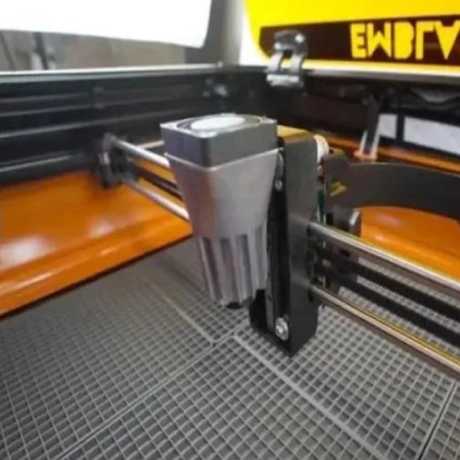 Laser Cutter EMBLASER 2 -10 WATT-